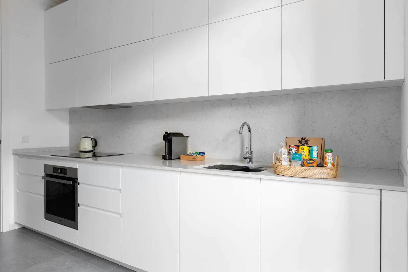 Haws_Lisboa_1_Bedroom_Apartment_with_balcony-3