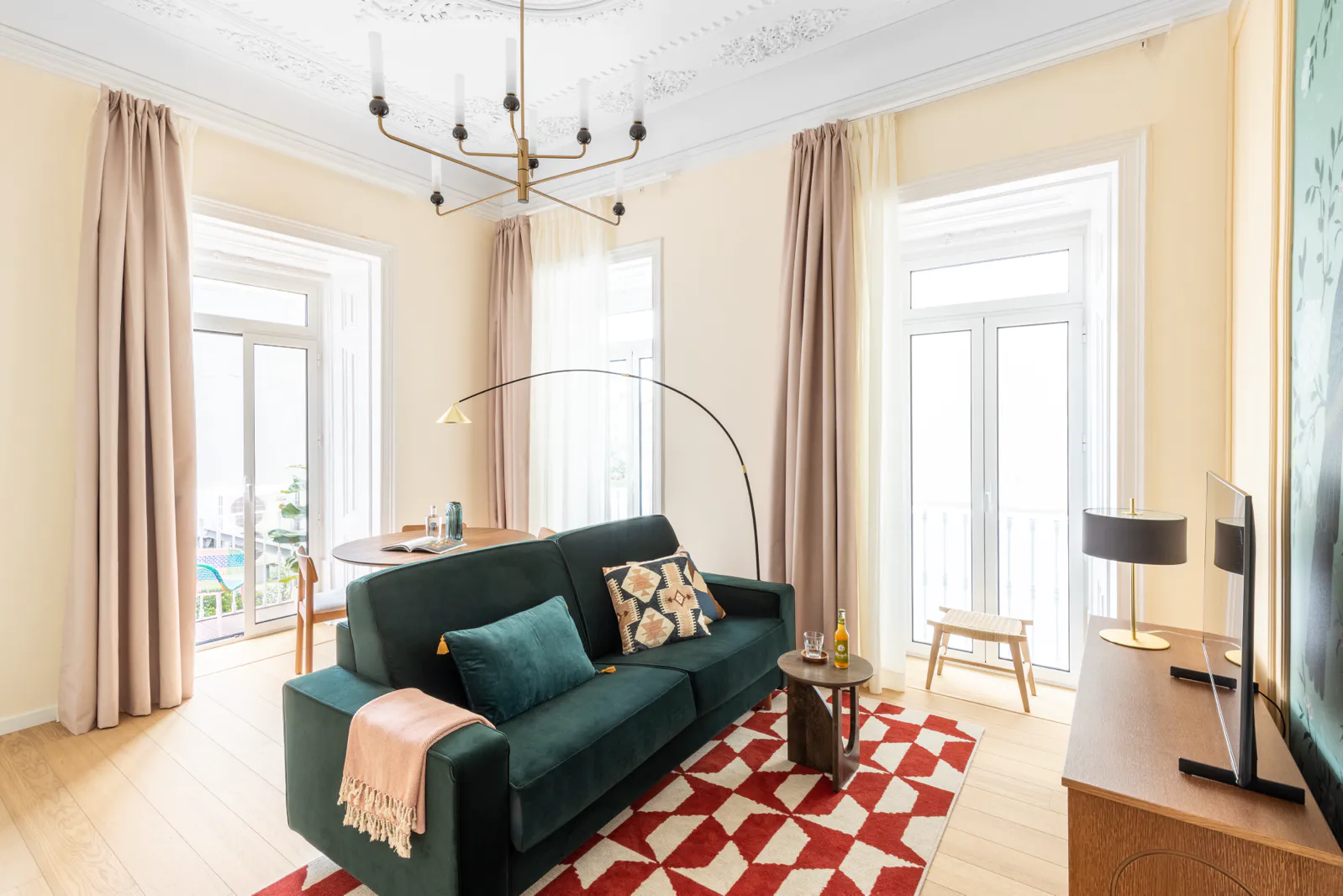 Haws_Lisboa_1_Bedroom_Apartment_with_balcony-4