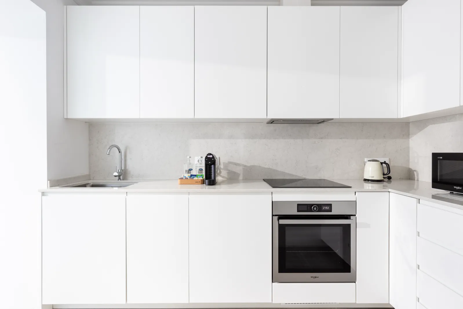 Haws_Lisboa_2_Bedroom_Apartment_with_terrace-4