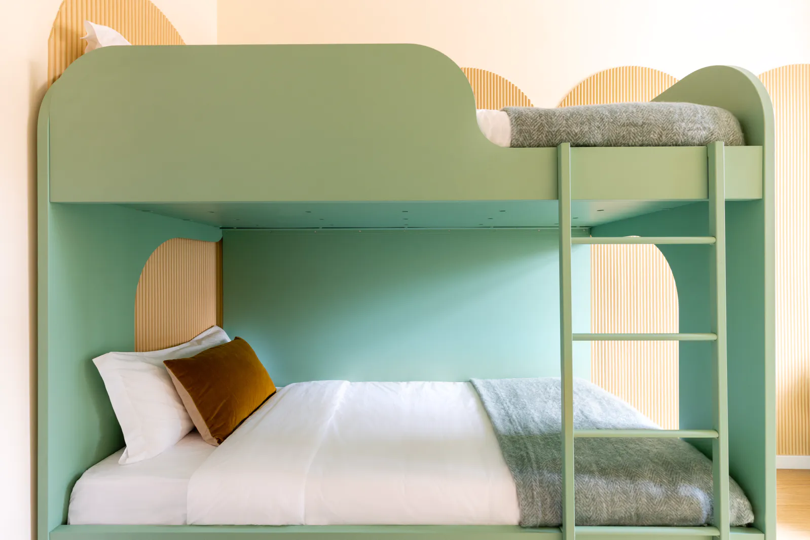 Haws_Lisboa_2_Bedroom_Family_Style_Apartment-6